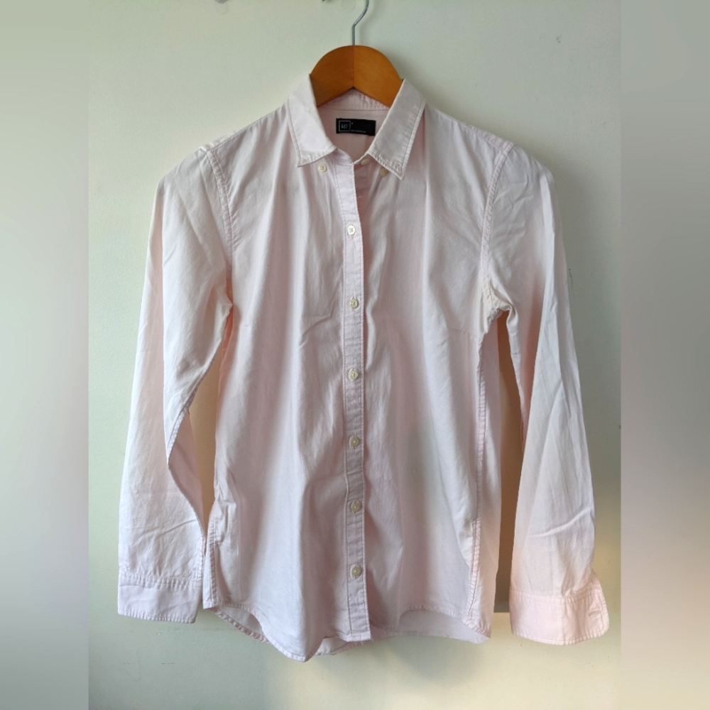 Gap Button Down Long Sleeve Size (S) Pink Dress Shirt